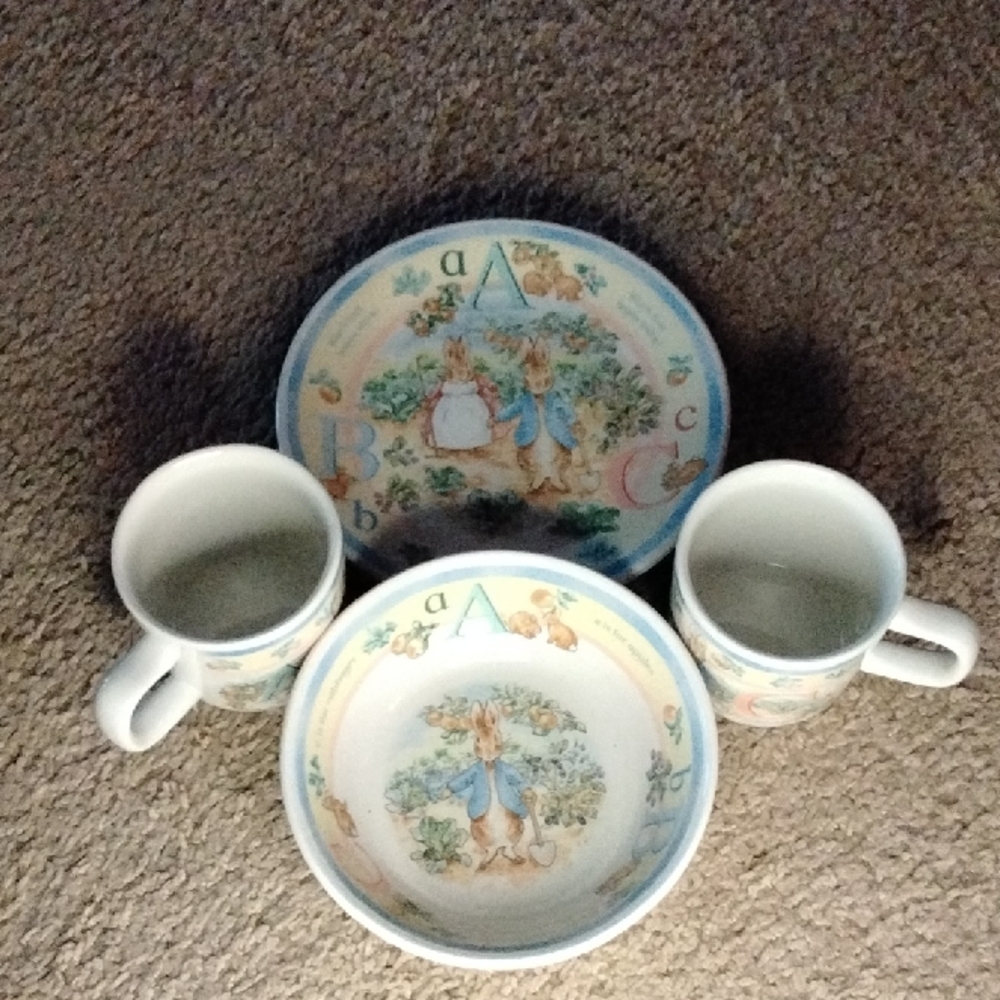 Wedgewood Peter Rabbit Dishes 2/Plates, 2/Cups, 1/ Bowl